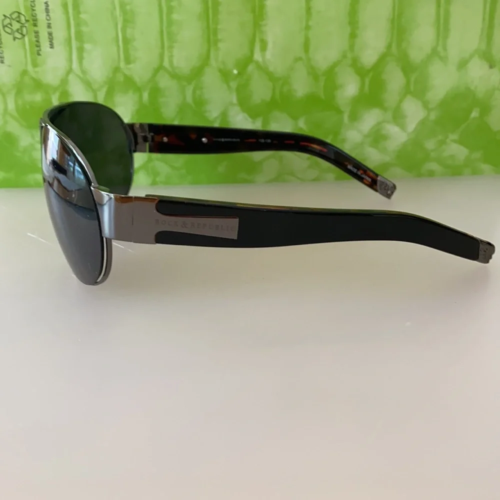 N/A sunglasses rock